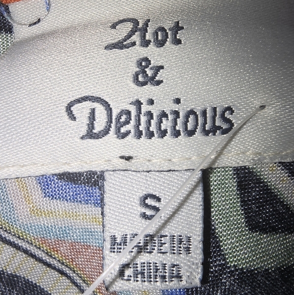 Hot & Delicious Green and Orange Pleated V-Neck Romper Size Small NWT - Picture 6 of 7